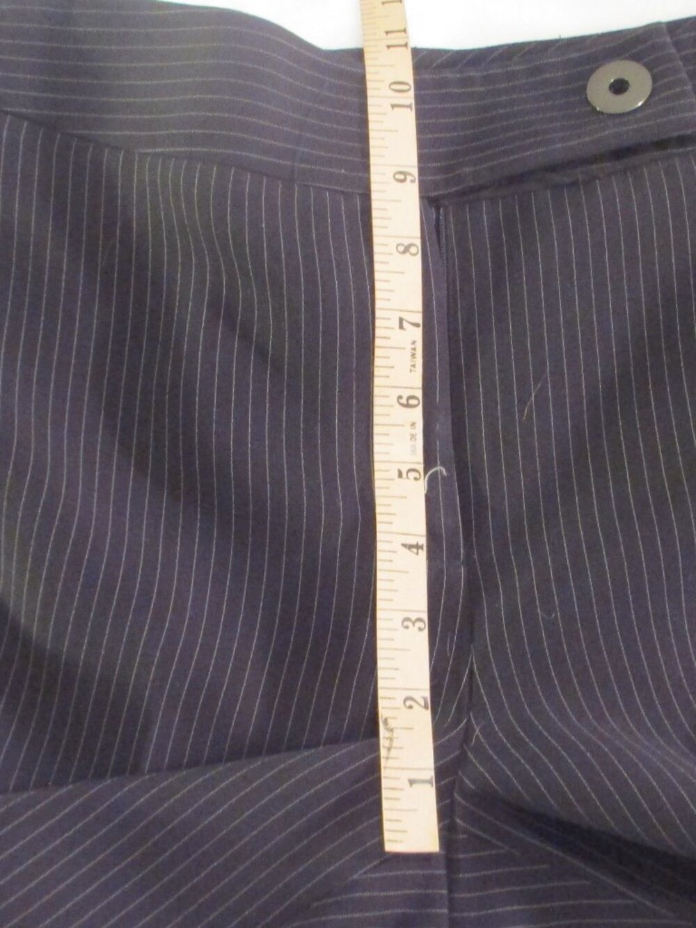 TAHARI Pinstripe Pant Suit Cinched Waist Blazer and Trouser Size 4 - Picture 15 of 15